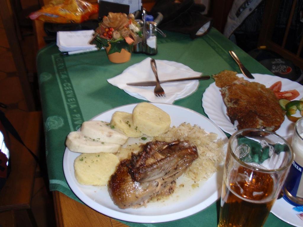 U Kralovny Dagmar Hotel Karlstejn Luaran gambar