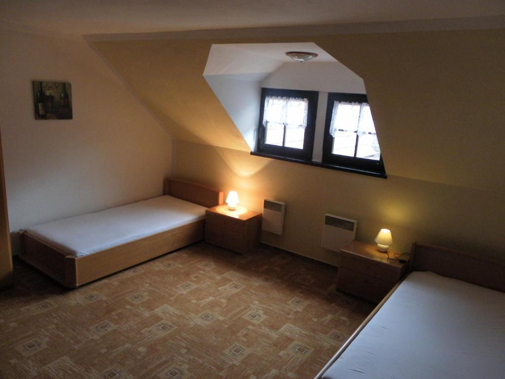 U Kralovny Dagmar Hotel Karlstejn Bilik gambar